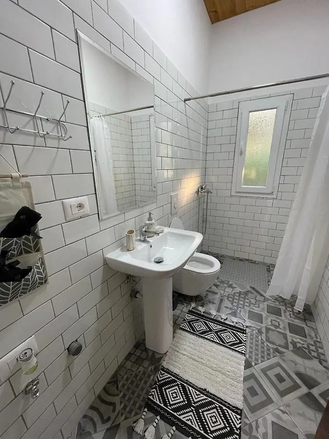 Cozy Wooden House Villa Durres