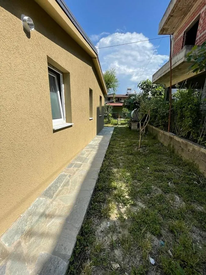 Cozy Wooden House Villa Durres